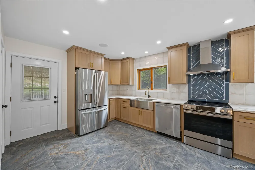 24 Babbling Brook Lane Cold Spring, NY 10516