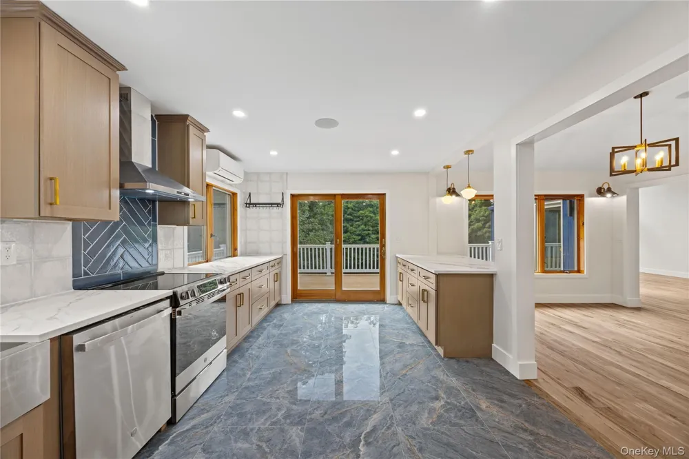 24 Babbling Brook Lane Cold Spring, NY 10516