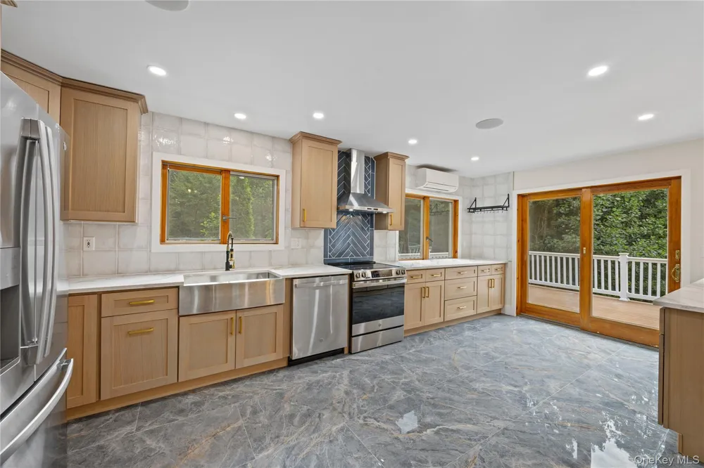 24 Babbling Brook Lane Cold Spring, NY 10516