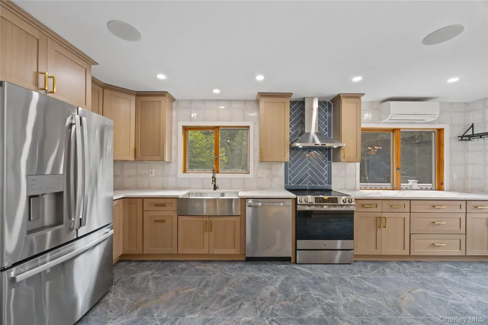 24 Babbling Brook Lane Cold Spring, NY 10516