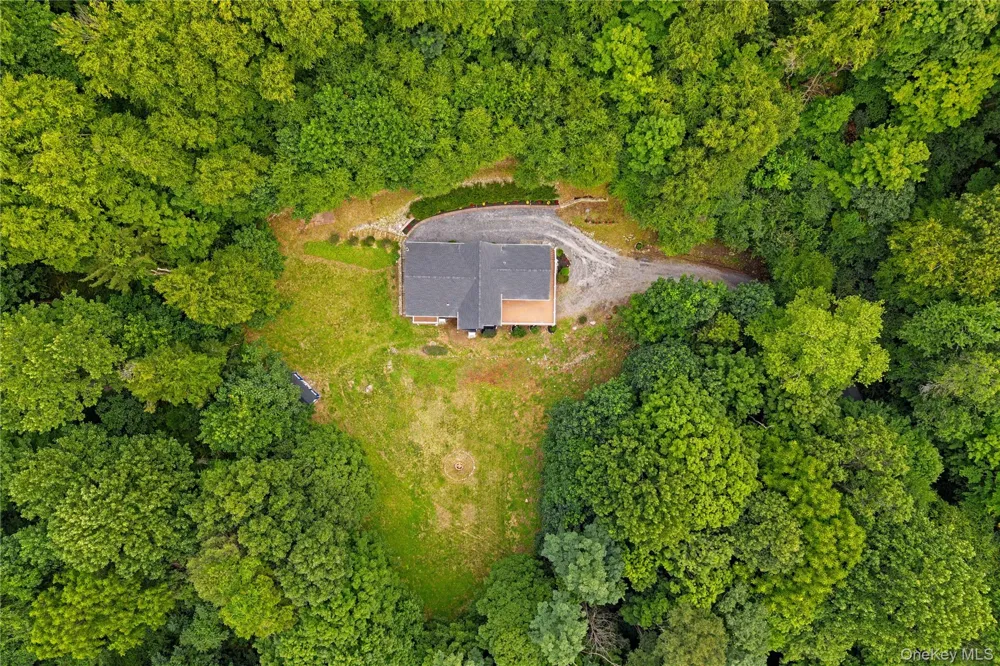 24 Babbling Brook Lane Cold Spring, NY 10516