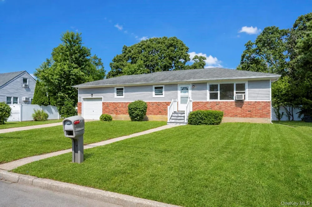 334 Robbins Street Lindenhurst, NY 11757
