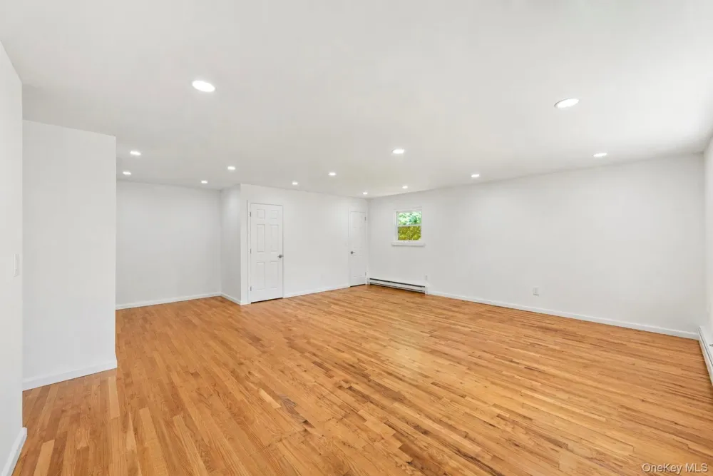 334 Robbins Street Lindenhurst, NY 11757