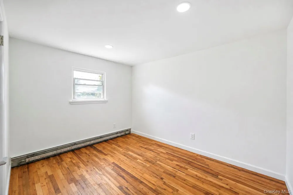 334 Robbins Street Lindenhurst, NY 11757