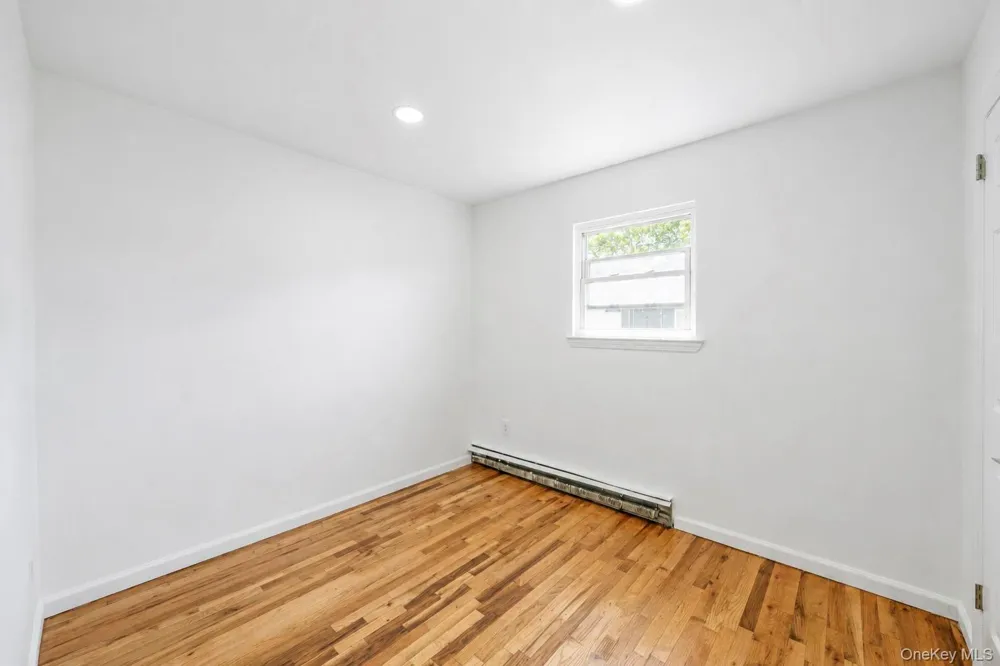 334 Robbins Street Lindenhurst, NY 11757