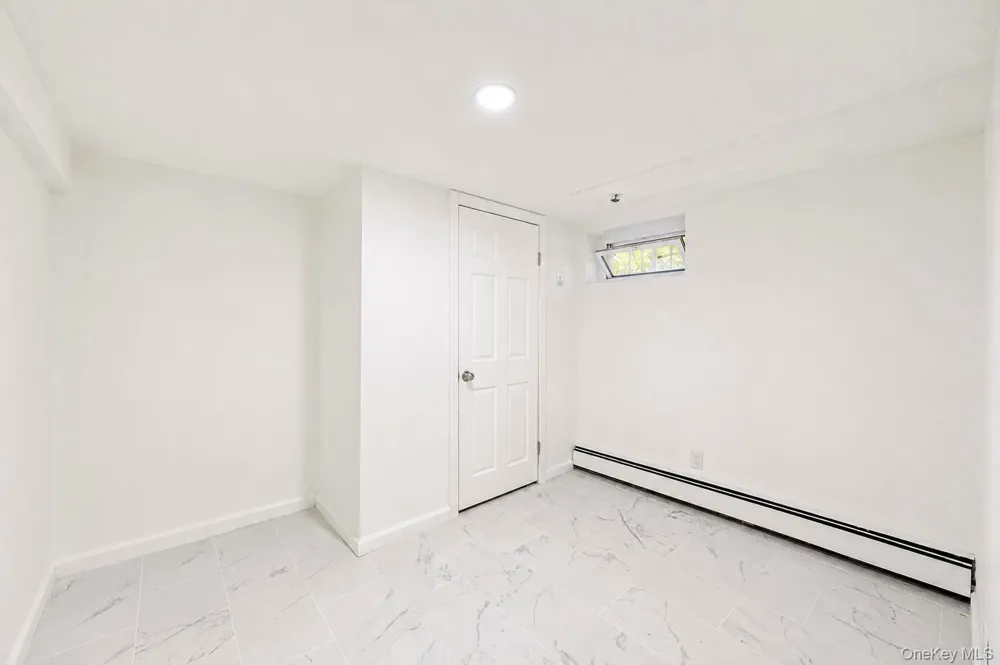 334 Robbins Street Lindenhurst, NY 11757