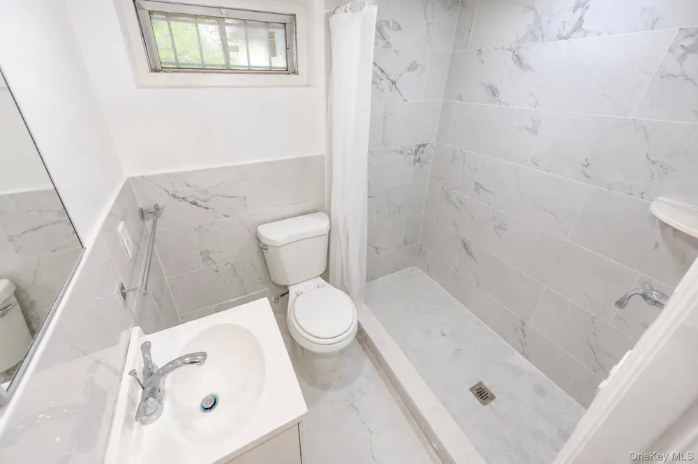 334 Robbins Street Lindenhurst, NY 11757