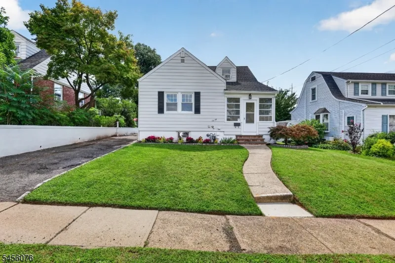 10 Campbell Rd Fair Lawn, NJ 07410