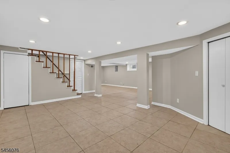 10 Campbell Rd Fair Lawn, NJ 07410