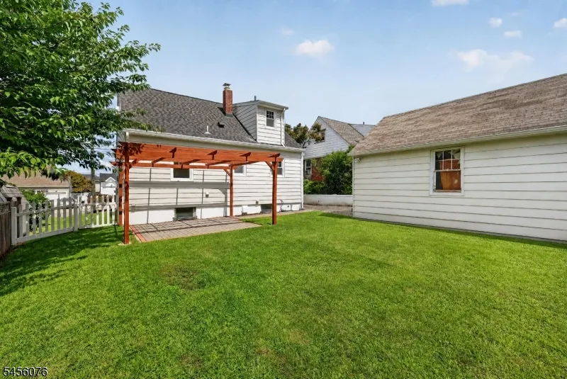 10 Campbell Rd Fair Lawn, NJ 07410