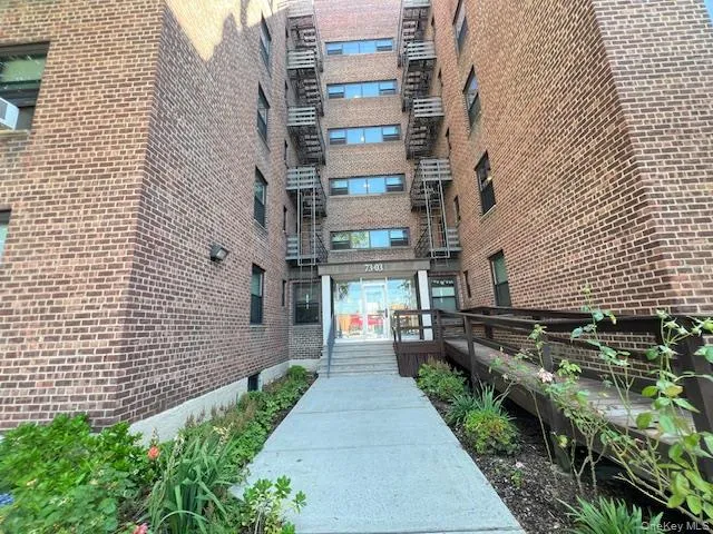 73-03 Bell Boulevard #5M Bayside, NY 11364