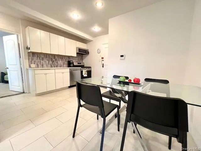73-03 Bell Boulevard #5M Bayside, NY 11364