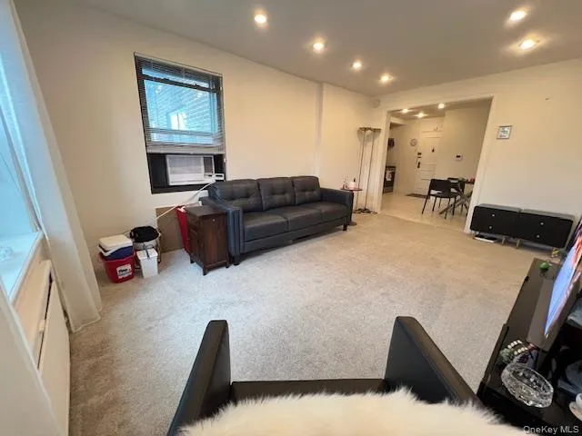 73-03 Bell Boulevard #5M Bayside, NY 11364