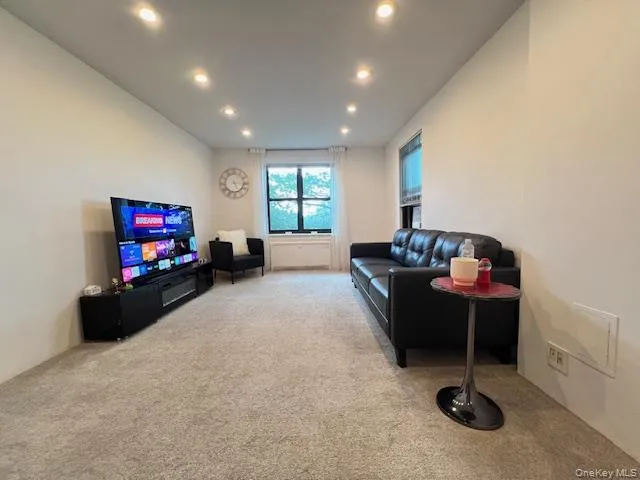73-03 Bell Boulevard #5M Bayside, NY 11364