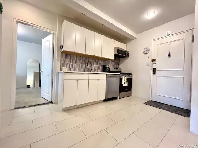 73-03 Bell Boulevard #5M Bayside, NY 11364
