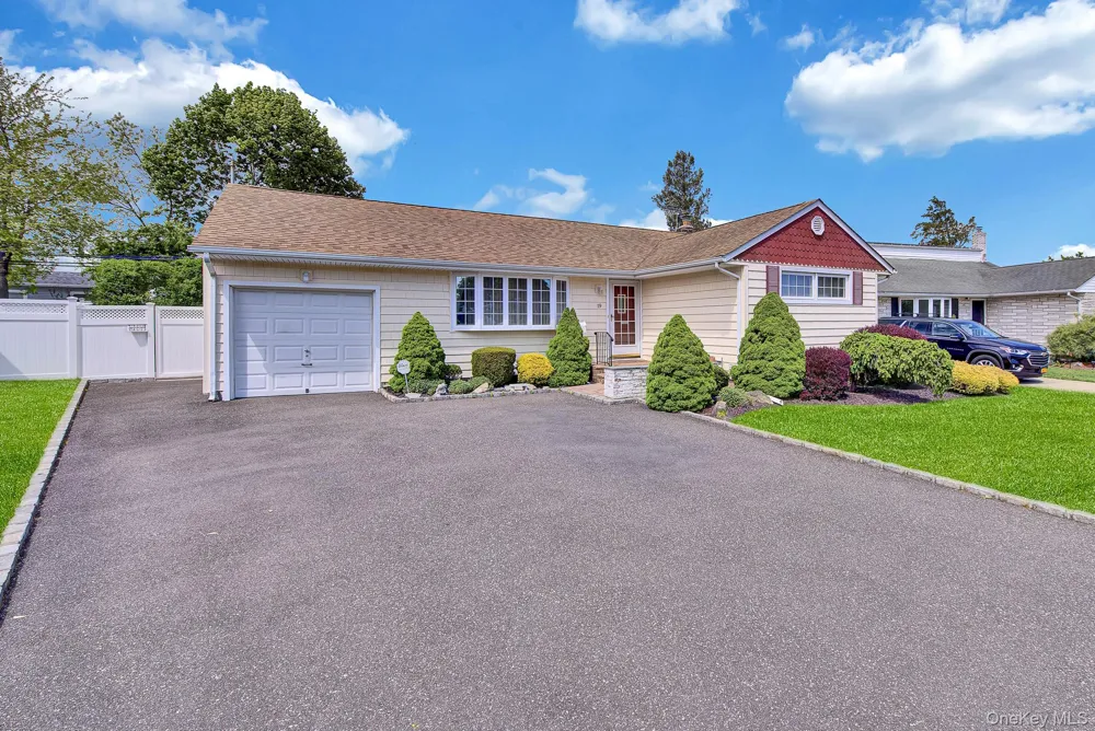 19 Essex Road Bethpage, NY 11714
