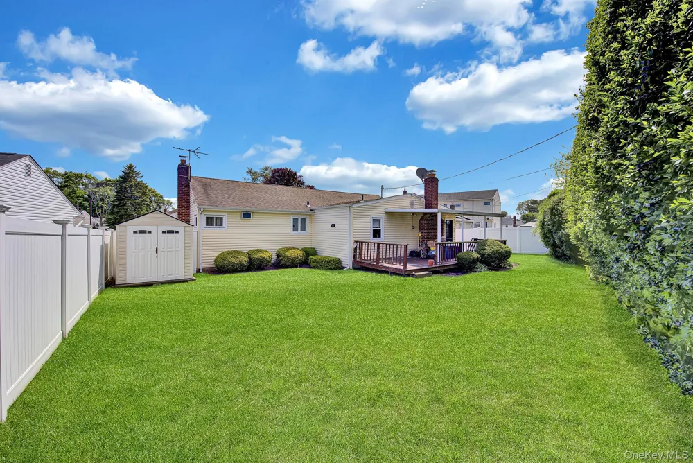 19 Essex Road Bethpage, NY 11714