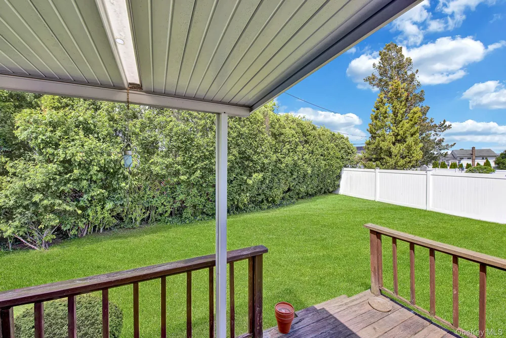 19 Essex Road Bethpage, NY 11714