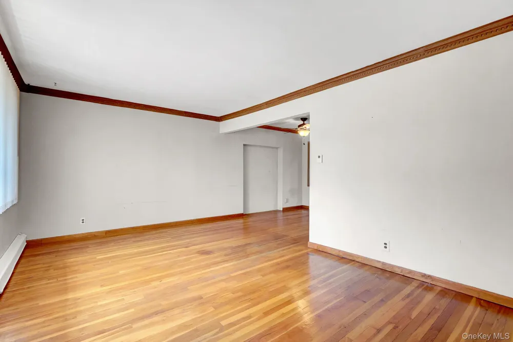 19 Essex Road Bethpage, NY 11714
