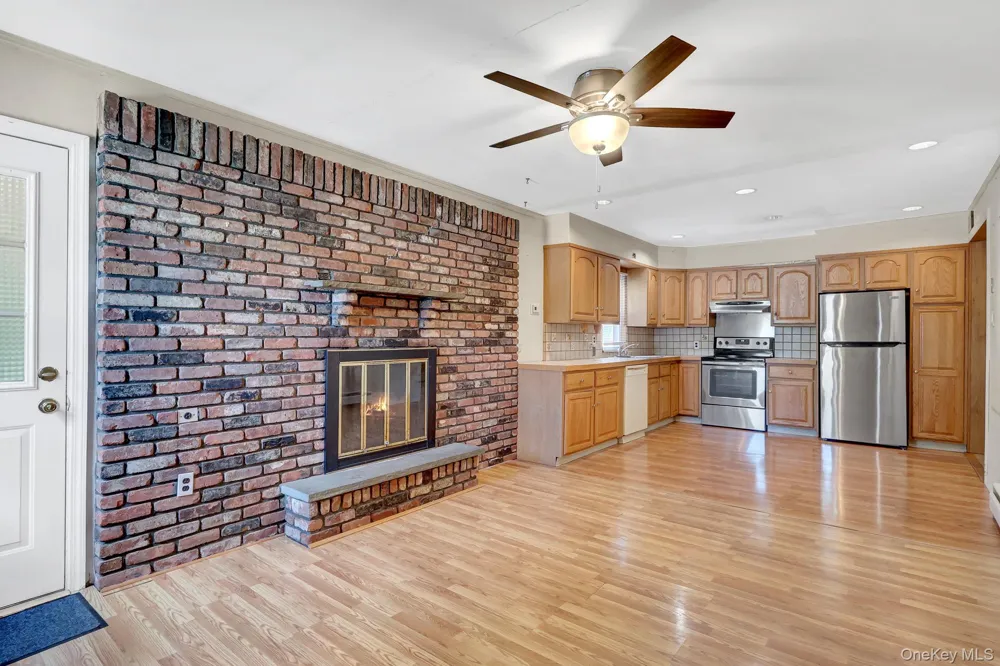 19 Essex Road Bethpage, NY 11714