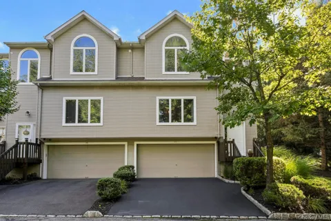 77 Leif Boulevard