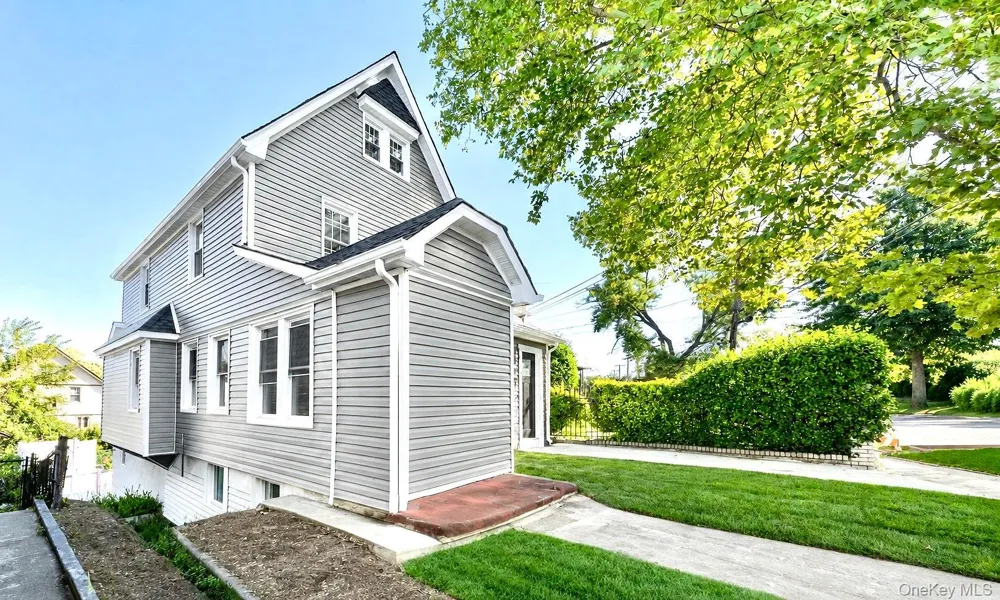 191-29 109th Road Saint Albans, NY 11412