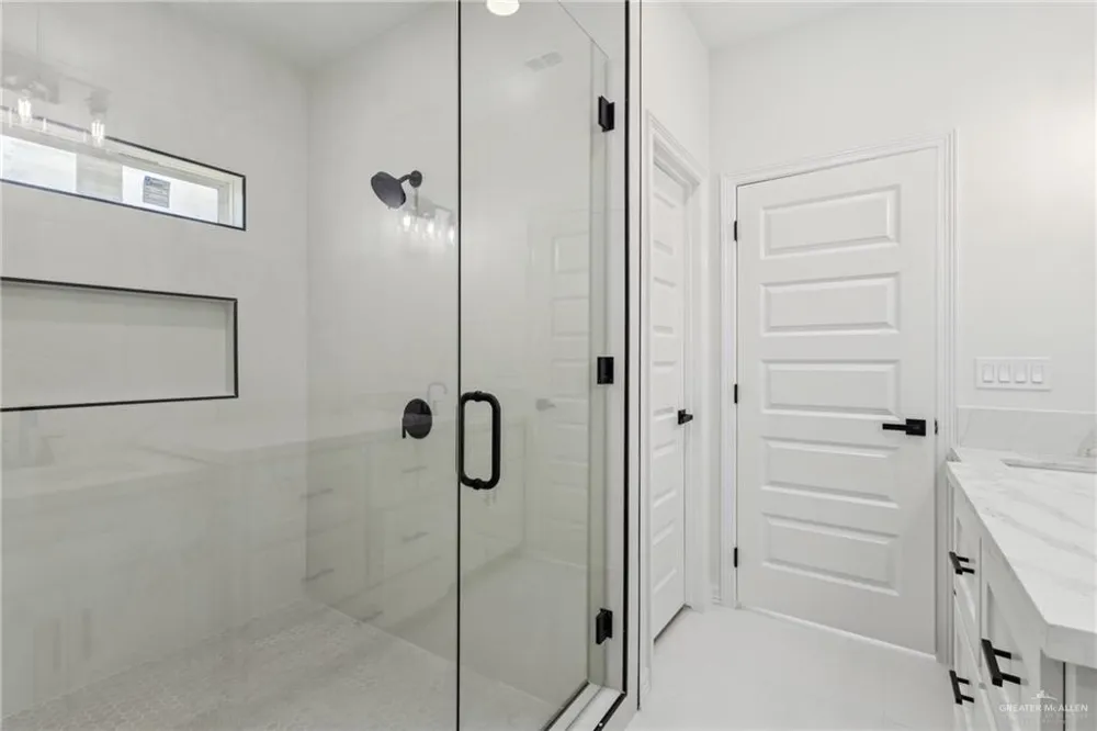 8043 48th Lane McAllen, TX 78504
