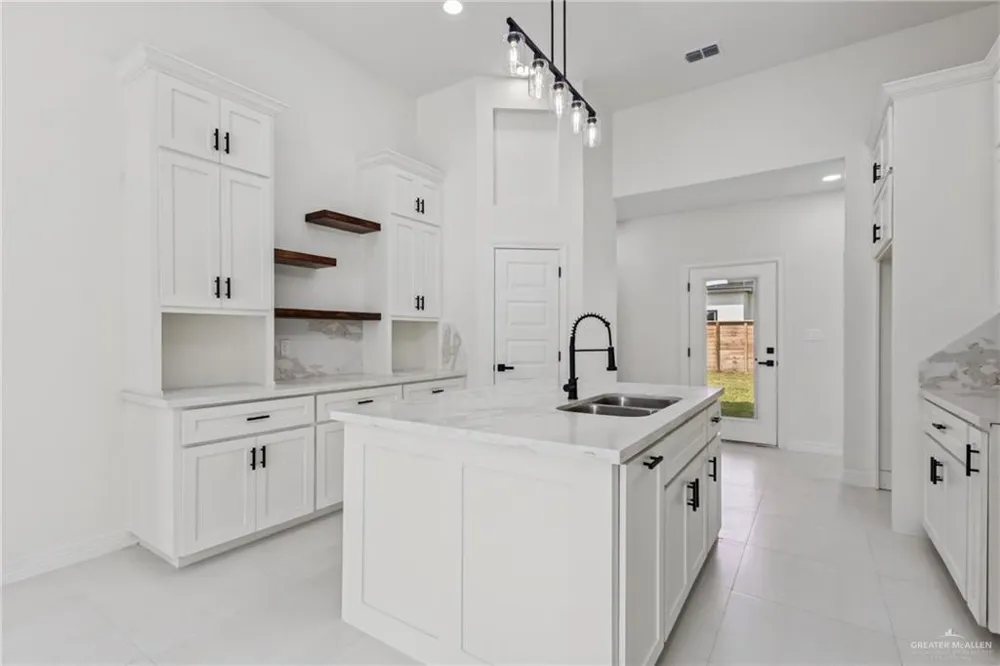 8043 48th Lane McAllen, TX 78504