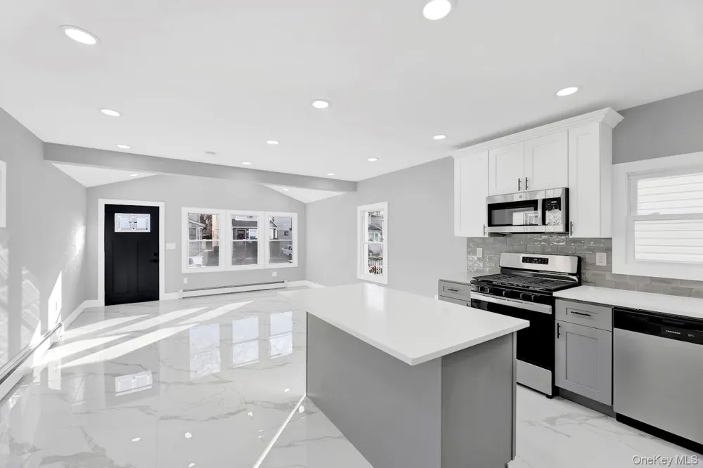 109-20 221st Street Queens Village, NY 11429
