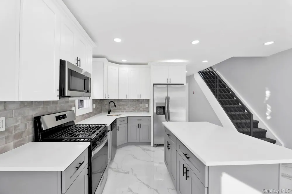 109-20 221st Street Queens Village, NY 11429