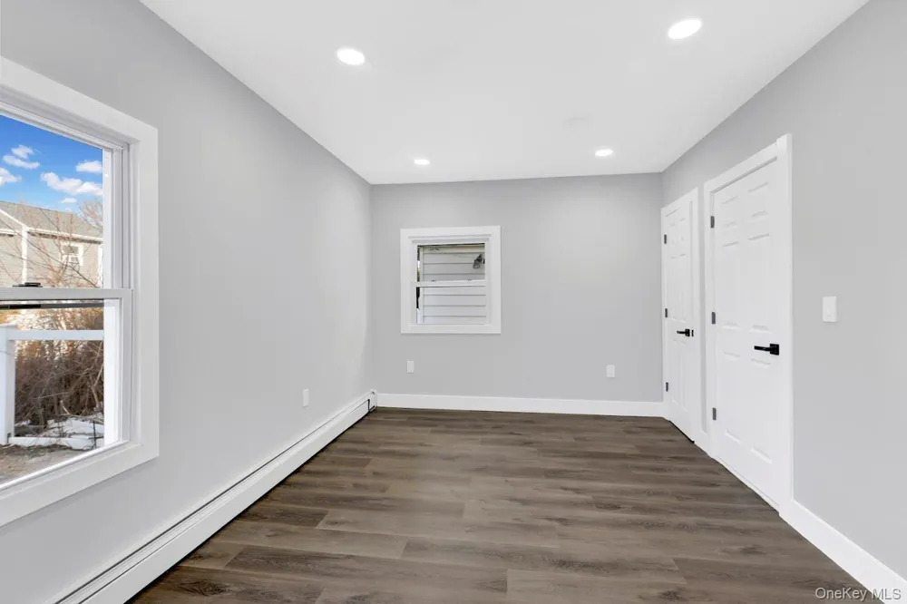109-20 221st Street Queens Village, NY 11429
