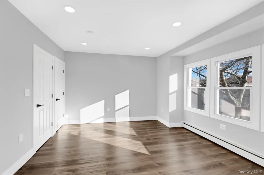 109-20 221st Street Queens Village, NY 11429