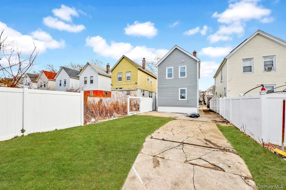 109-20 221st Street Queens Village, NY 11429