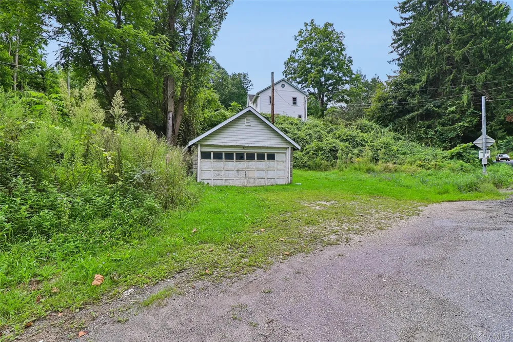 307 McManus Road Patterson, NY 12563