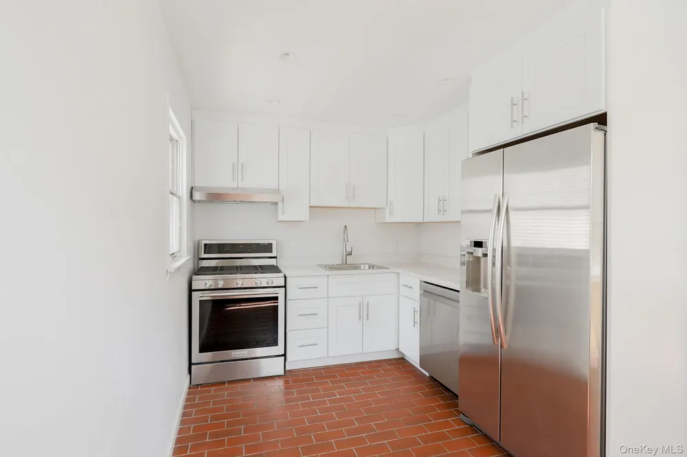 59 Wood Street #1st Floor Lynbrook, NY 11563
