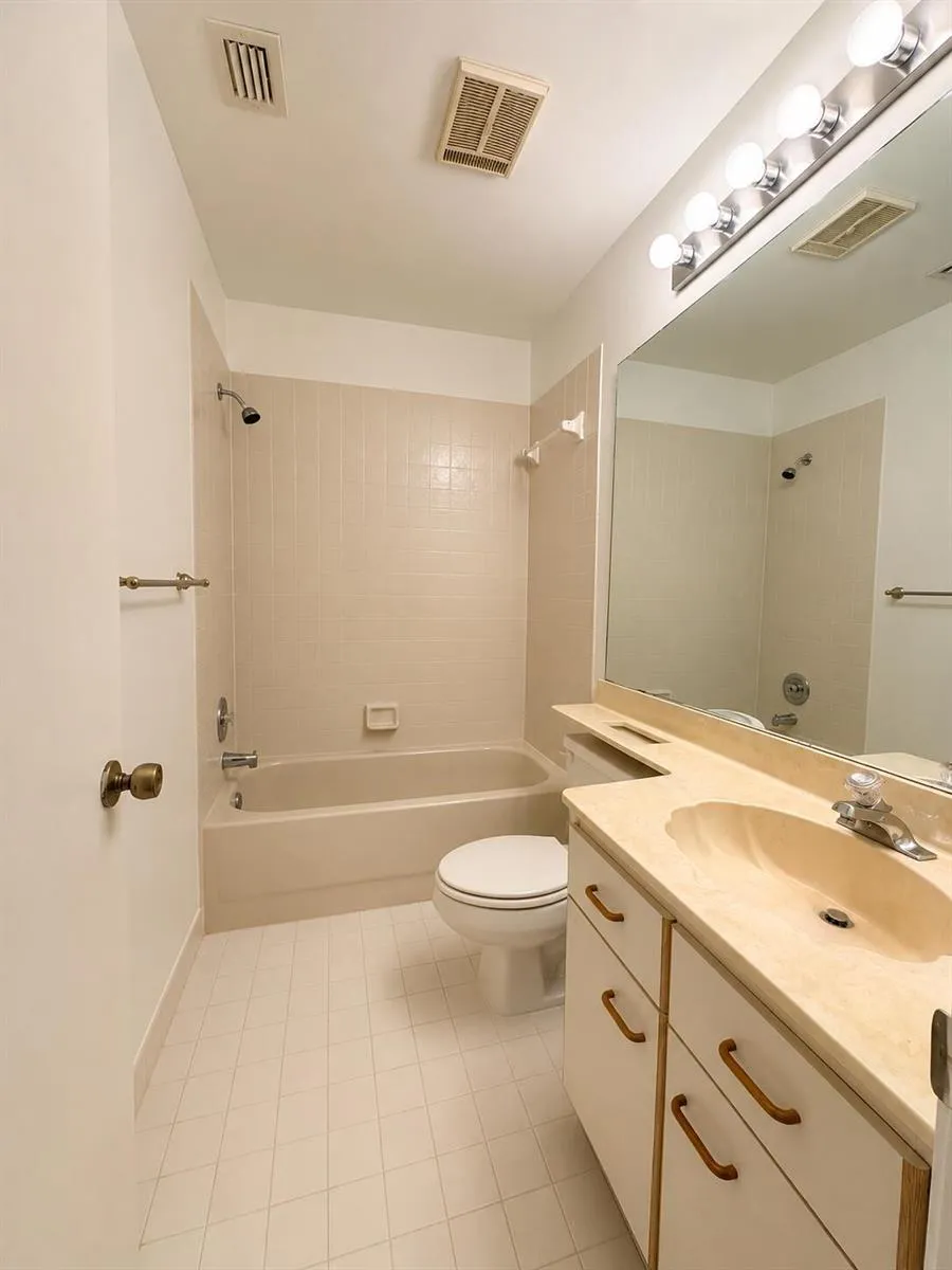 5331 SAPPHIRE Valley #5331 Boca Raton, FL 33486