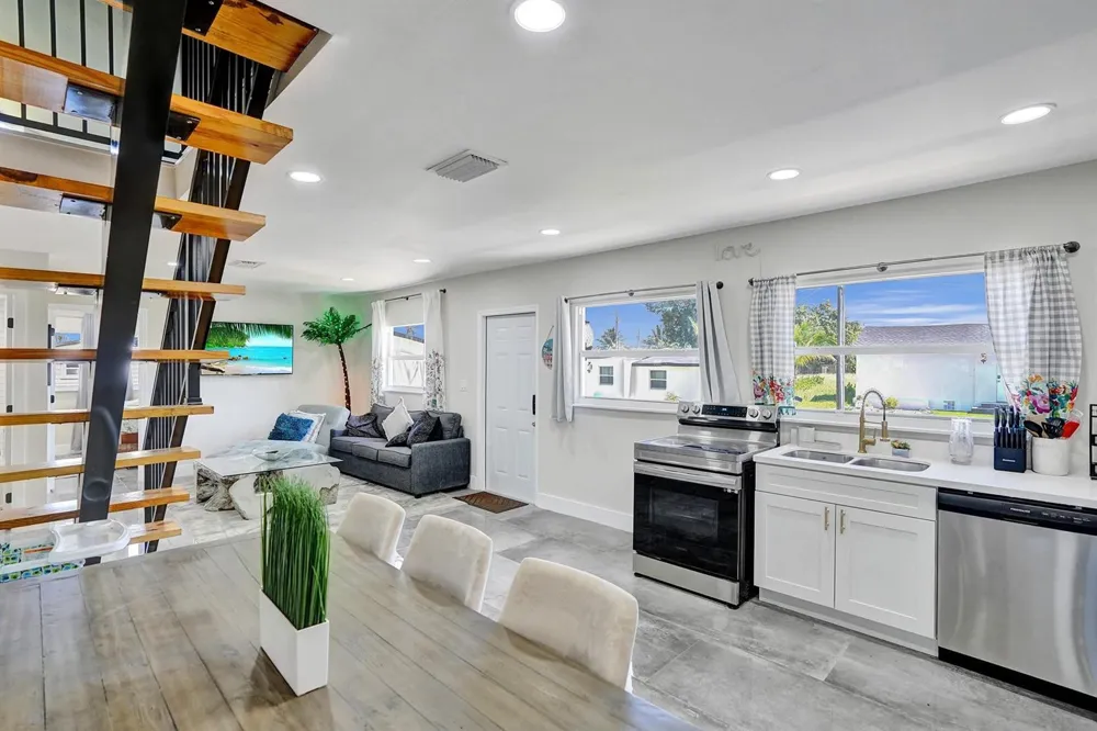 8047 NW 1st Place Miami, FL 33150