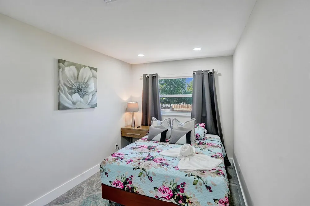 8047 NW 1st Place Miami, FL 33150