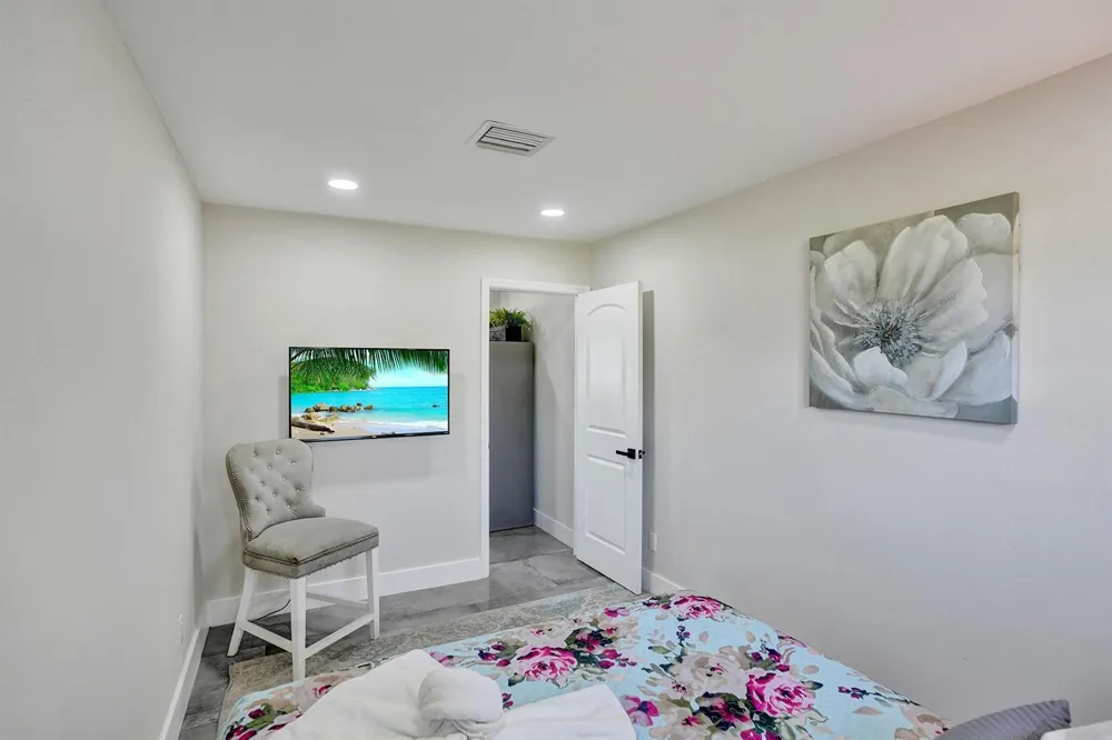 8047 NW 1st Place Miami, FL 33150