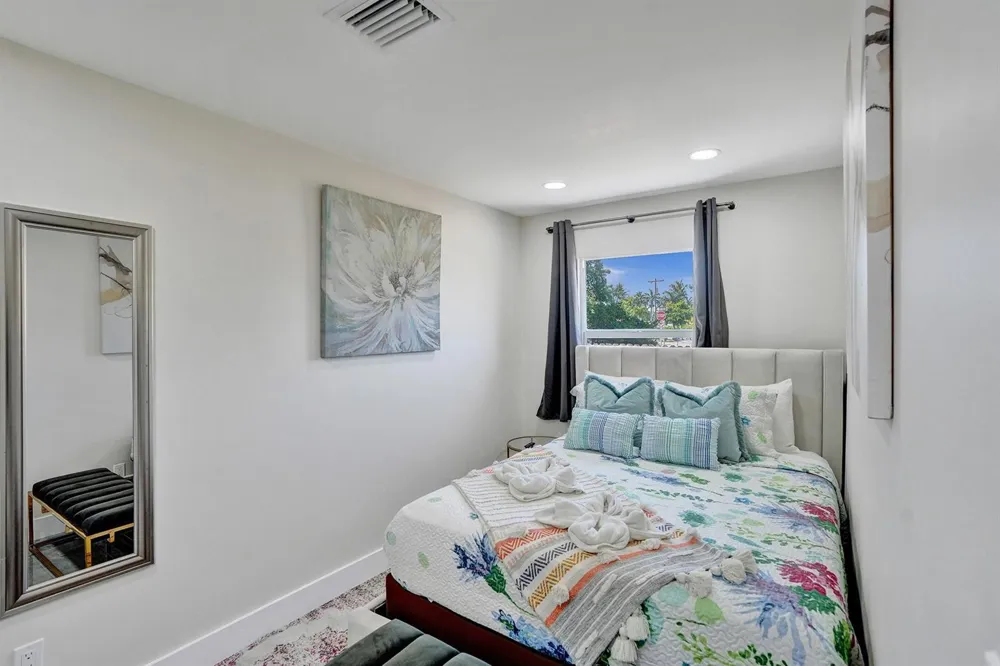 8047 NW 1st Place Miami, FL 33150