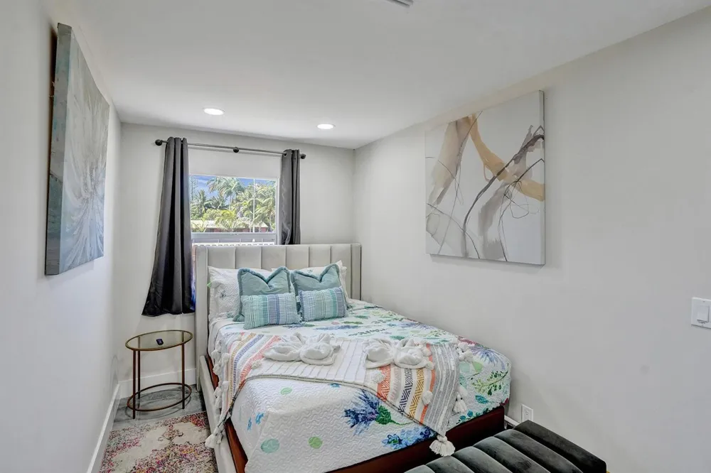8047 NW 1st Place Miami, FL 33150