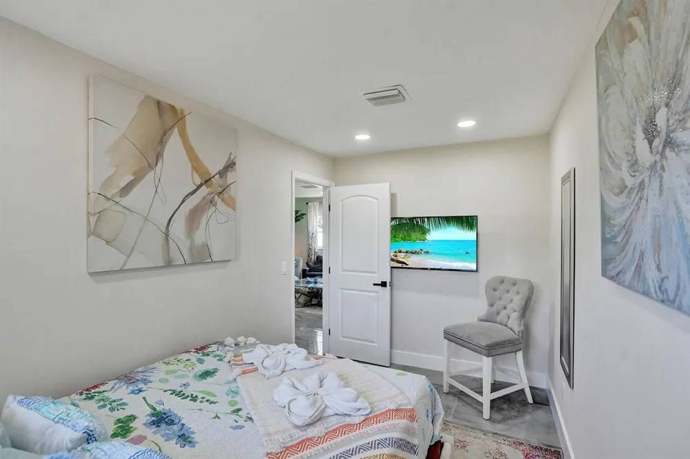 8047 NW 1st Place Miami, FL 33150
