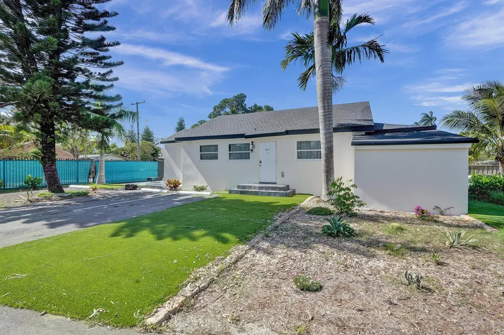 8047 NW 1st Place Miami, FL 33150