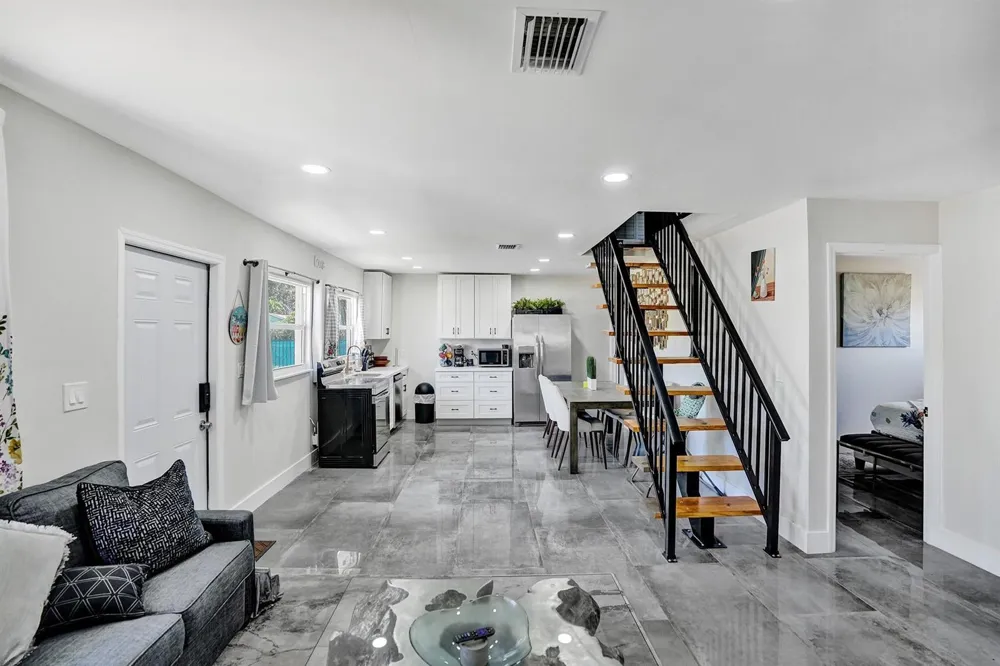 8047 NW 1st Place Miami, FL 33150