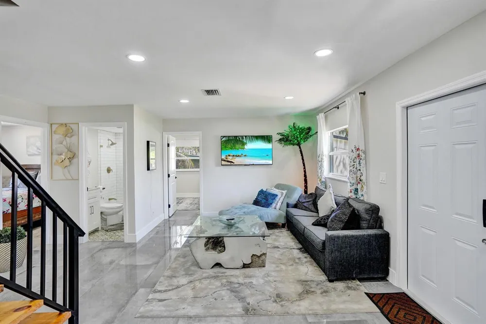 8047 NW 1st Place Miami, FL 33150