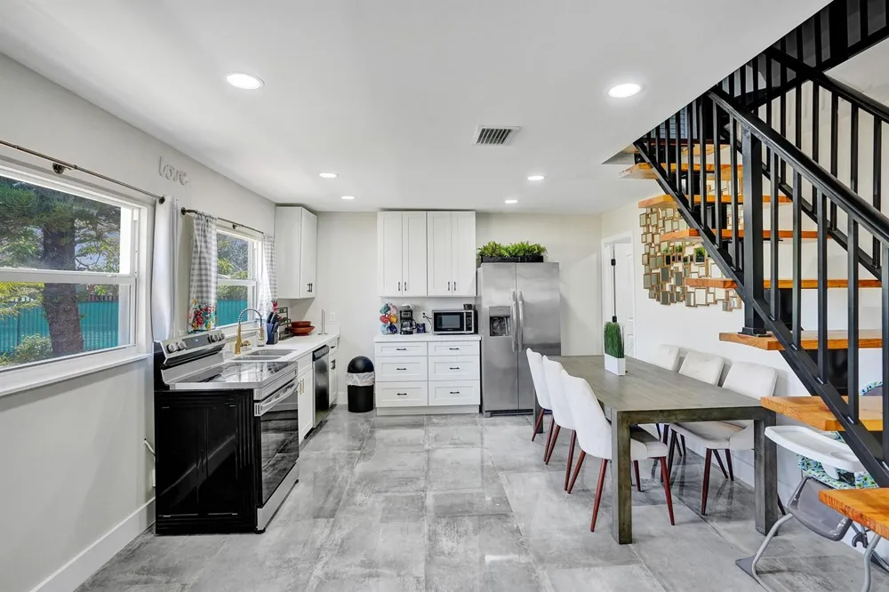 8047 NW 1st Place Miami, FL 33150