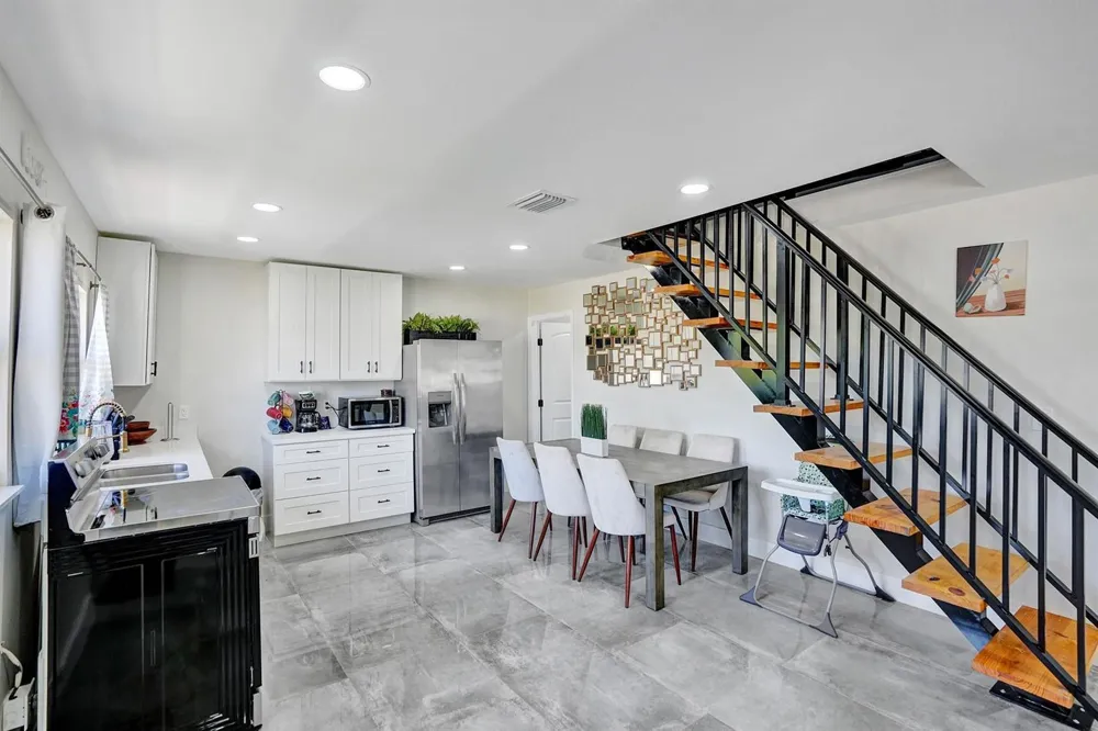 8047 NW 1st Place Miami, FL 33150