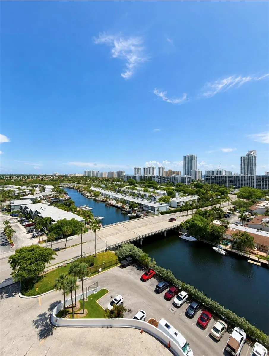 2500 Parkview Dr #1207 Hallandale Beach, FL 33009