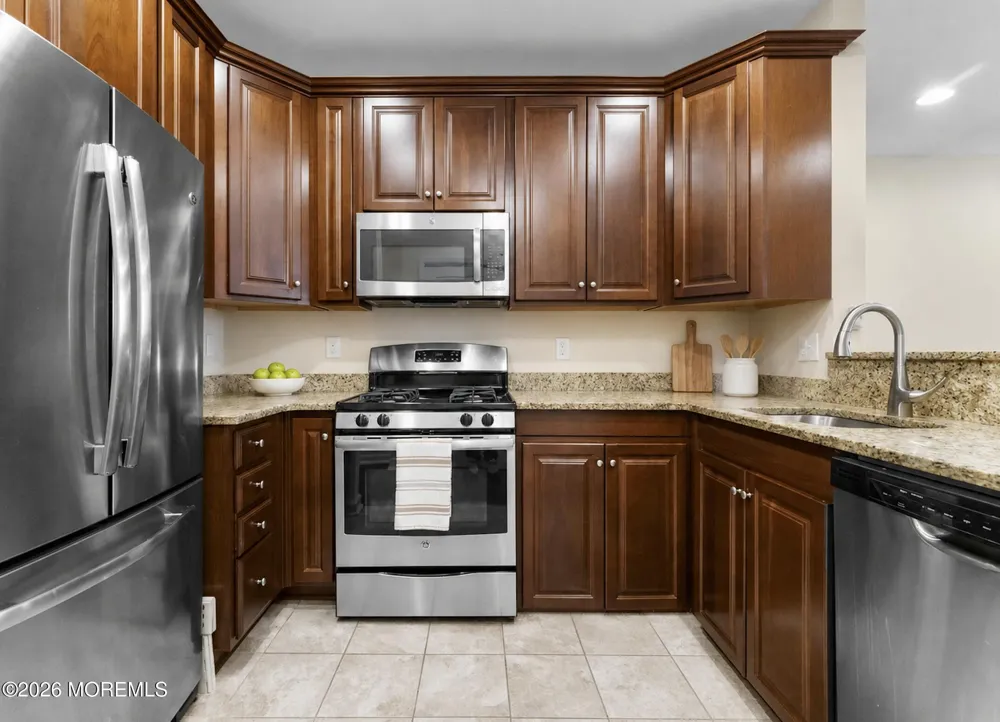 36 Kyle Drive Tinton Falls, NJ 07712