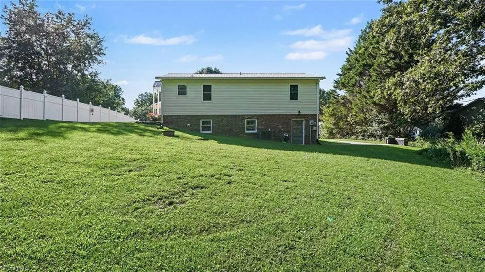 162 Oak Ridge Place Mount Airy, NC 27030